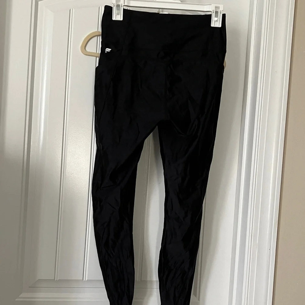 Fabletics Black Shine Leggings - Picture 4 of 4